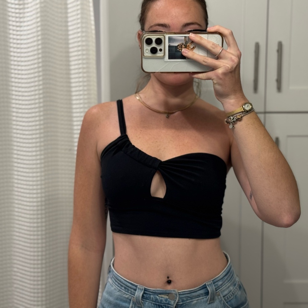 Black Women's One-Shoulder Top